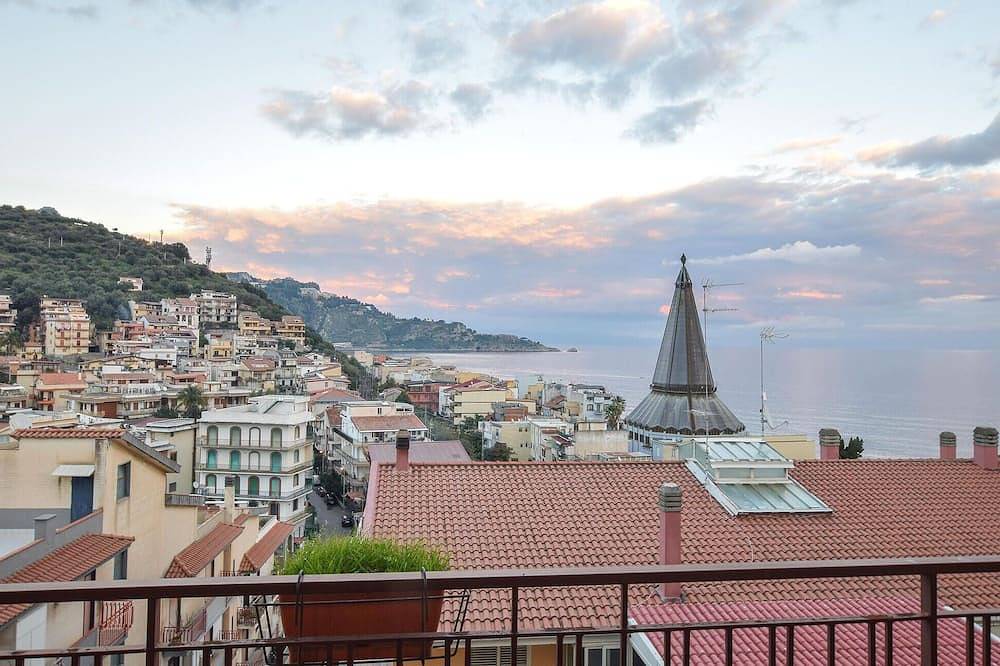 Apartamento entero, Impresionante apartamento en Giardini. in Giardini-Naxos, Provincia de Messina