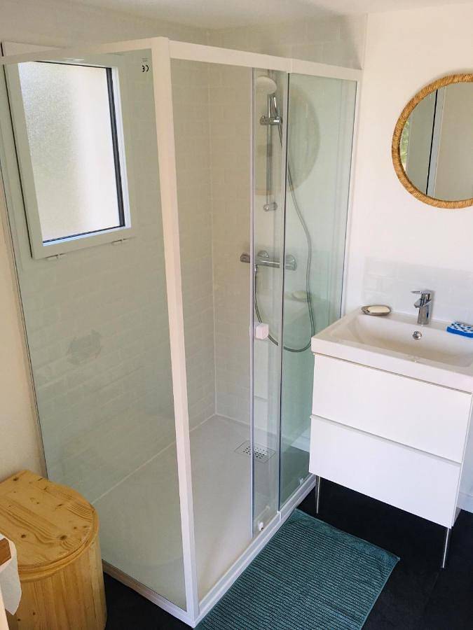 Location de vacances pour 2 personnes, avec jardin ainsi que piscine et terrasse à La Motte-d'Aigues - 2