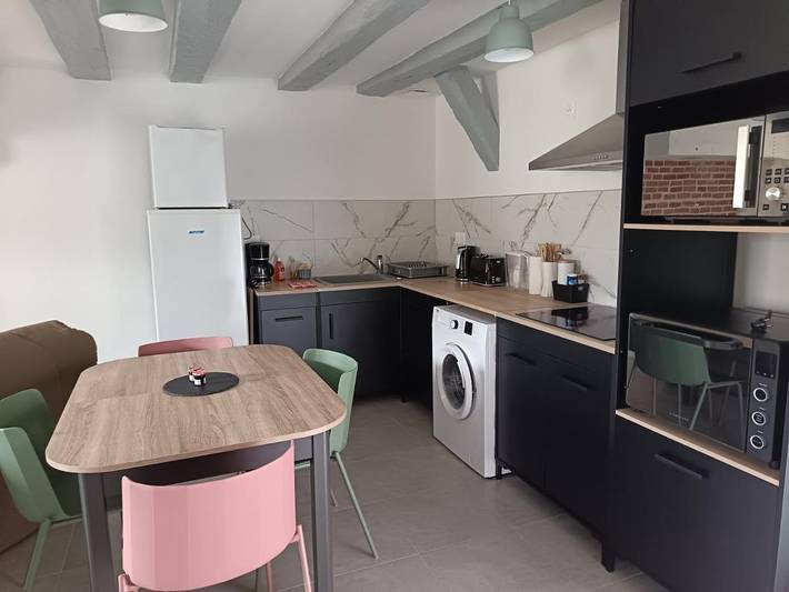Location de vacances pour 4 personnes, avec Terrasse et Jardin à Veuves
