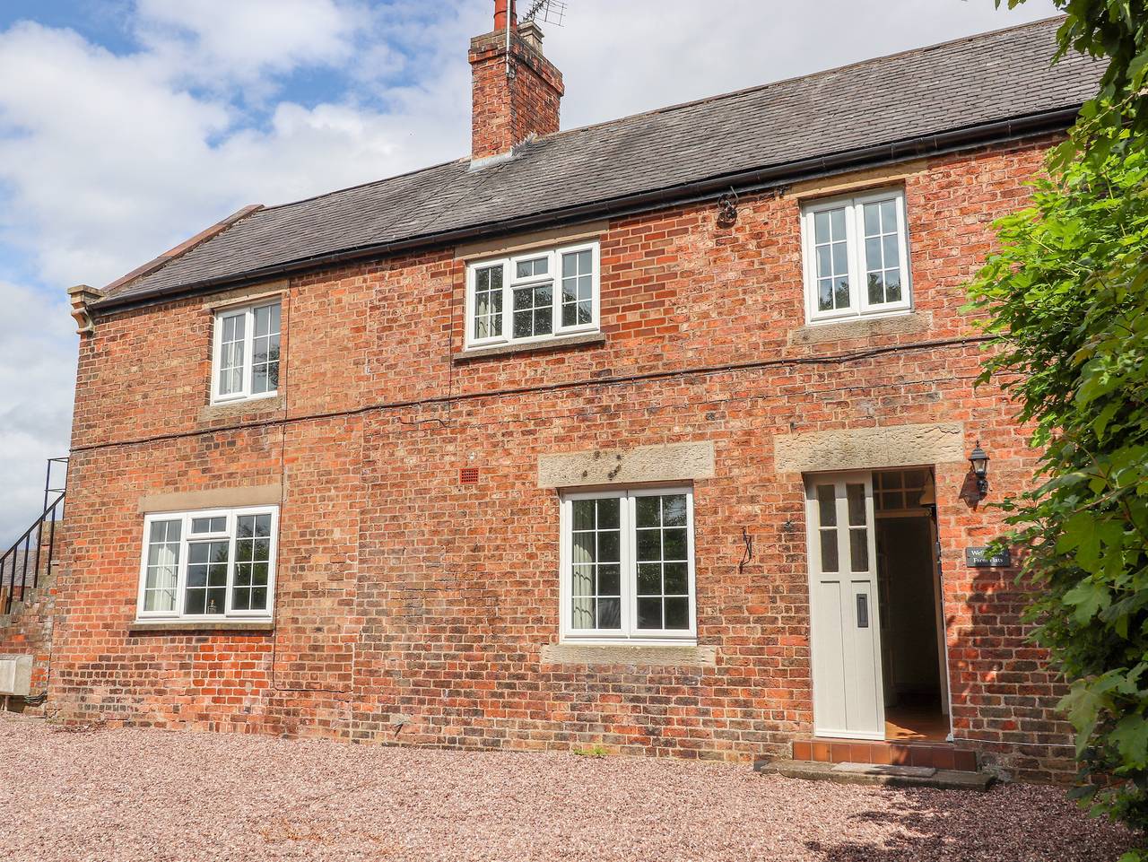 Entire apartment, Well House Farm Flat 2 in Flintshire