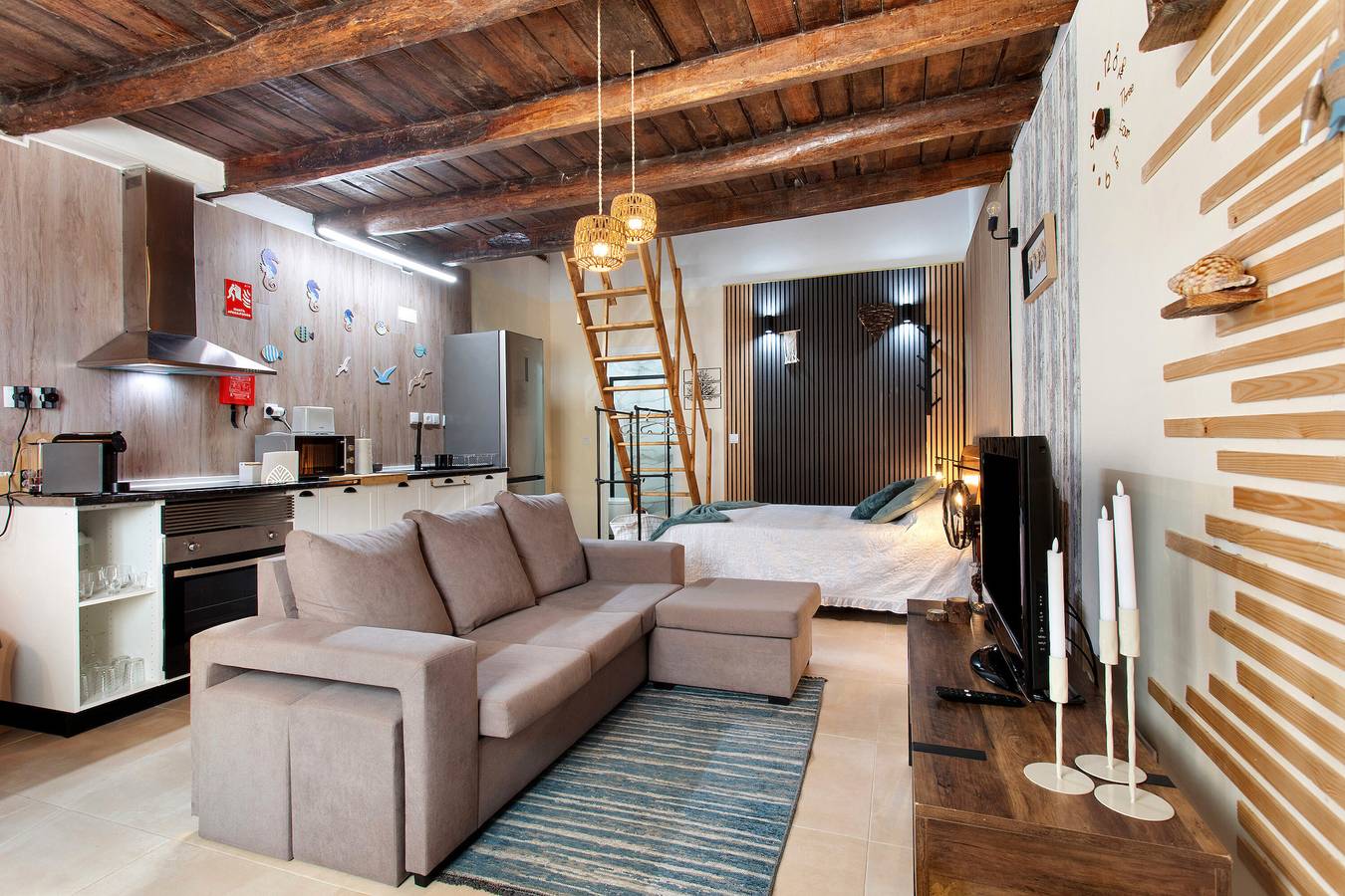 Casa Vacacional 'Recanto Do Pinhal E Mar' con Terraza Privada y Wi-Fi in Carriço, Leiria District