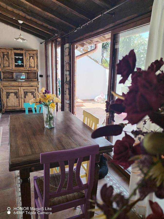 Gîte pour 2 personnes, avec jardin ainsi que piscine et vue dans Sole Ruiu - 2