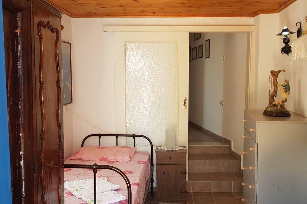 Lourantianika House – Peaceful Stay in Kythira for Families in Cythère