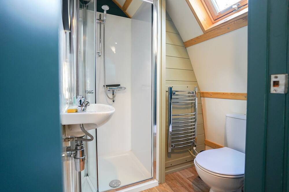 Supérieure-Hot Tub-Cabine-Sdb privée avec douche in Weston (Lincolnshire), Lincolnshire