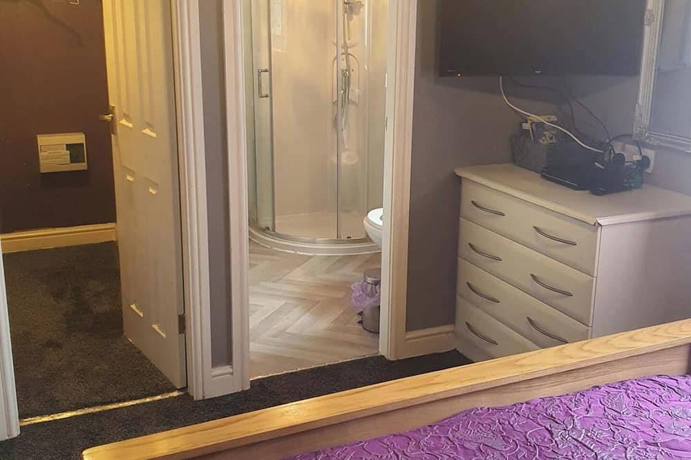 Wooden 3-Bed Lodge, Sleeps 9/10 with Front Decking in Thornton-Cleveleys, Lancashire