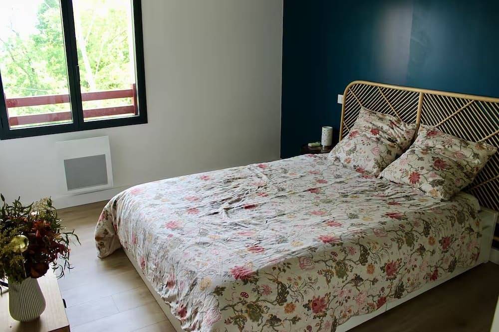 Pays Basque: Family home with large garden, close to mountains and ocean! in Mouguerre, Region de Bayona