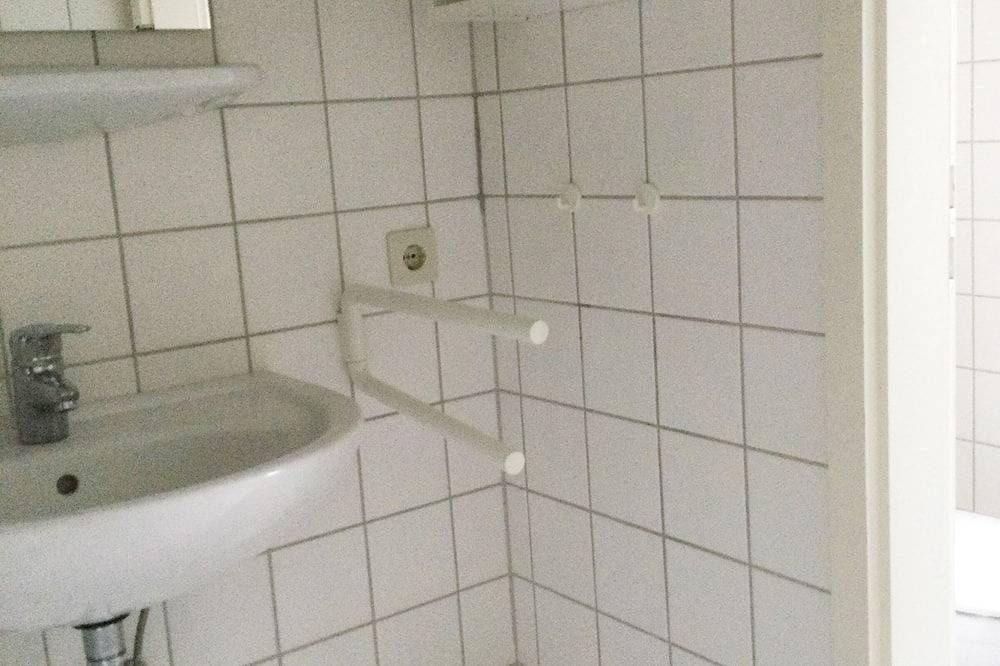 Ganze Wohnung, Haus Anneliese – Ferienwohnung Welle mit Terrasse nahe Strand und Meer (500 m) in Norddorf, Amrum