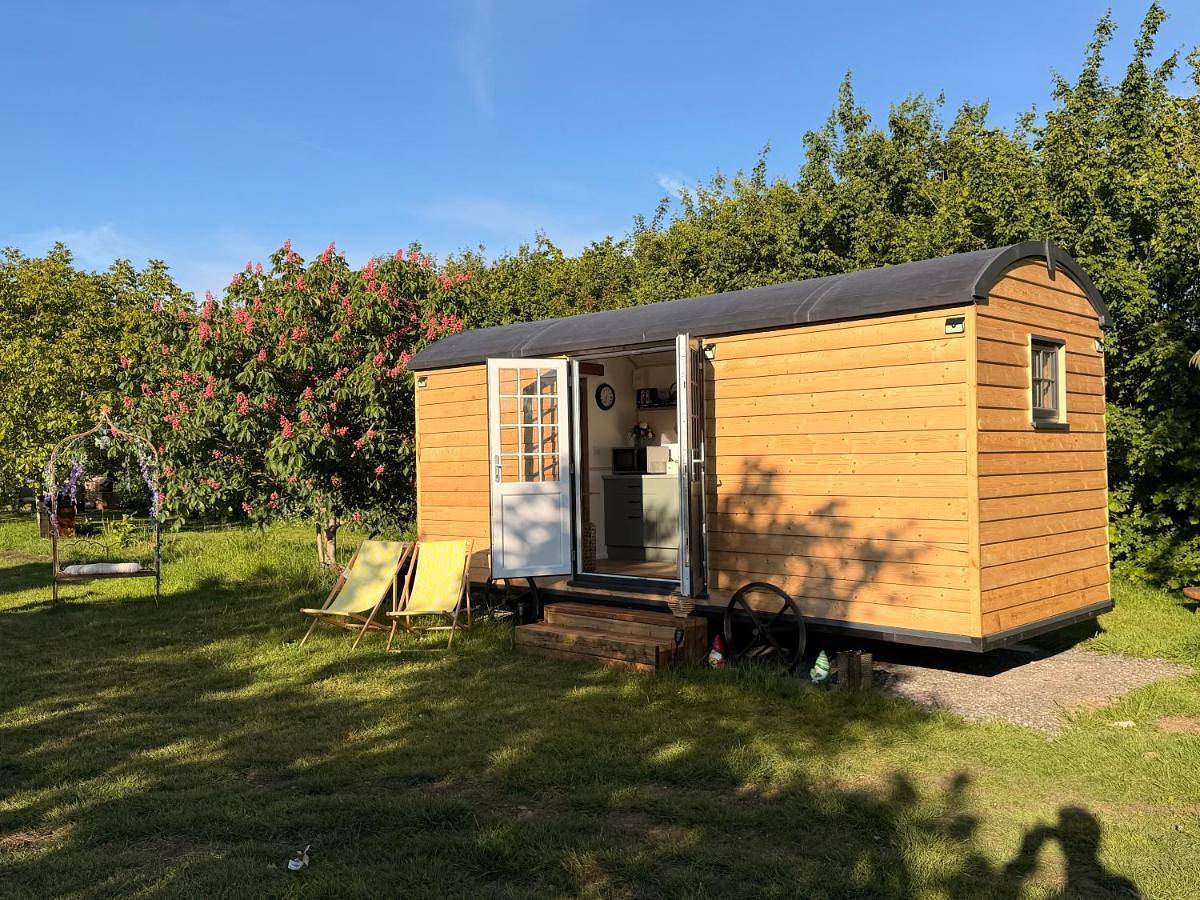 Tent in Greensands Ridge, Boughton Monchelsea