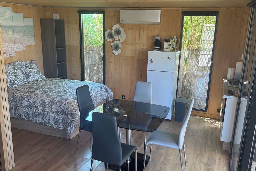 Wooden chalet rental in Châteauneuf-les-Martigues, Istres region