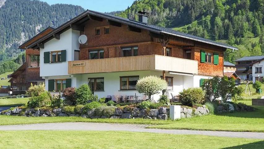 Ferienwohnung für 4 Personen, mit Balkon in Schoppernau