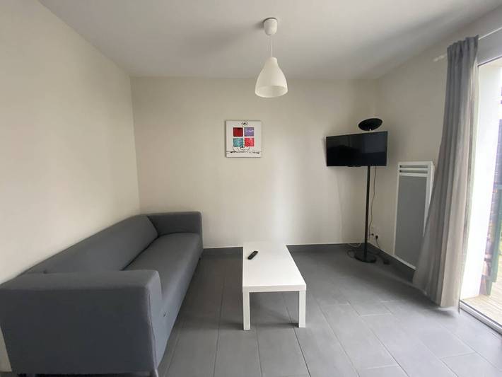 Appartement entier, T1 bis confortable avec terrasse, parking privé, proche thermes in Cambo-les-Bains, Région de Bayonne