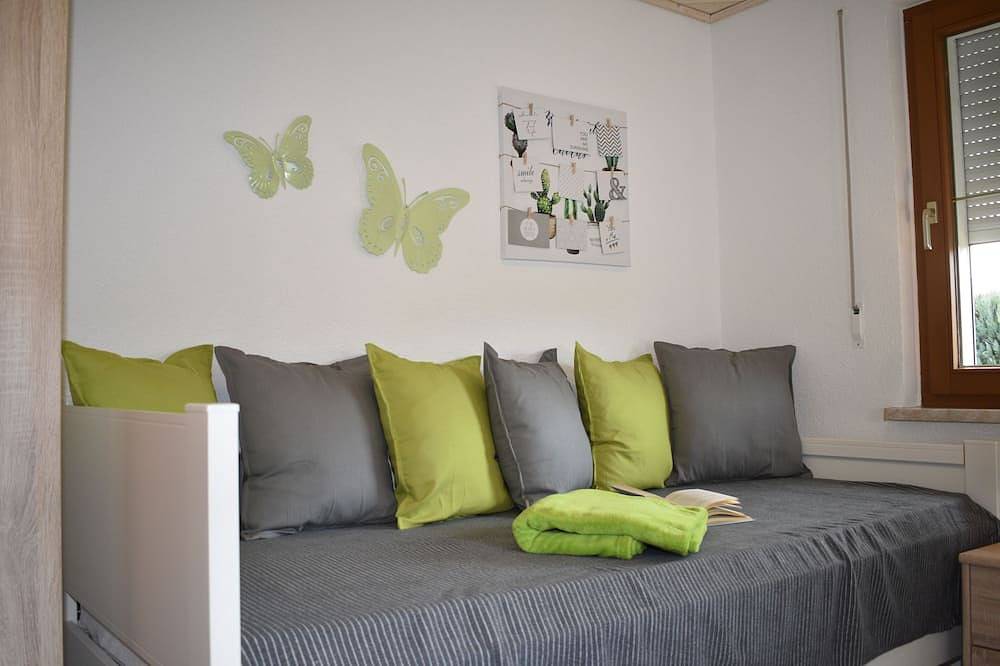 5 *****Ferienhaus, 2-4 P.,2 Sz, Wlan per Dsl gratis ,Spielplatz in Bad Brambach, Chemnitz und Umgebung