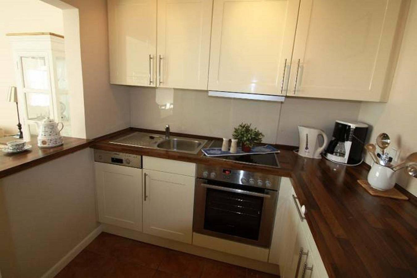 Ganze Wohnung, Ferienwohnung am Meer in Nieblum: Terrasse, Garten & 200 m zum Strand in Greveling, Nieblum