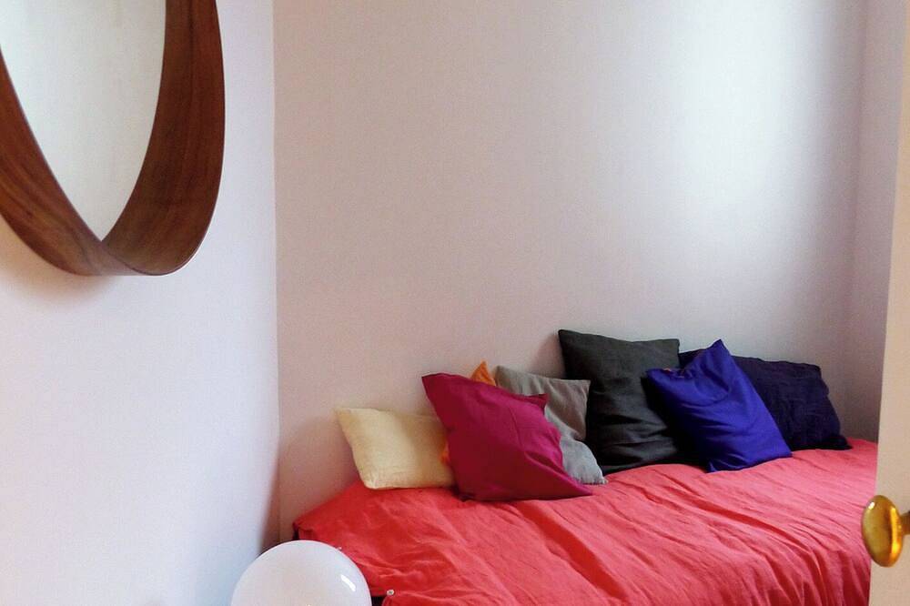 Entire apartment, Duplex with balcony Porte de Versailles Paris Expo 2 rooms/2Br/2Wc in Issy-les-Moulineaux, Hauts-de-Seine