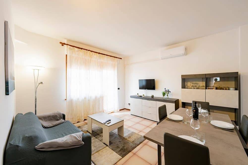 Apartamento entero, Guesthost - Lovely Flat 100m from Sea with Terrace in Francavilla al Mare, Provincia de Chieti