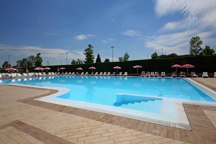 Bungalow für 5 Personen, mit Pool und Garten sowie Balkon in Sirmione - 3