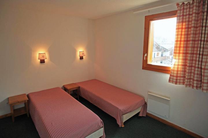 Gîte pour 4 personnes, avec piscine ainsi que balcon et sauna à Lanslebourg-Mont-Cenis - 2