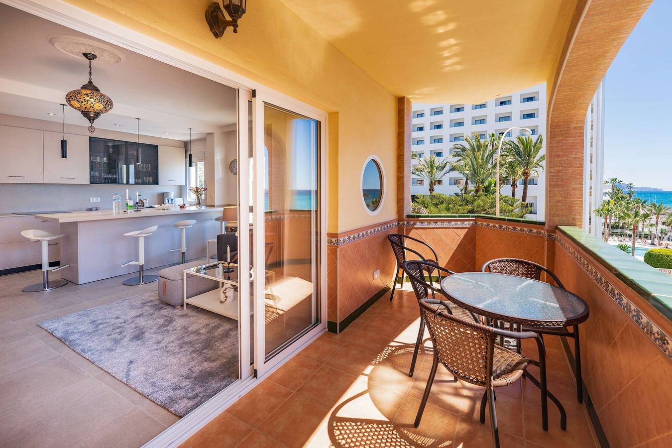 Ganze Wohnung, Ferienwohnung für 2 Personen mit Balkon/Terrasse in Playa de la Torrecilla, Nerja