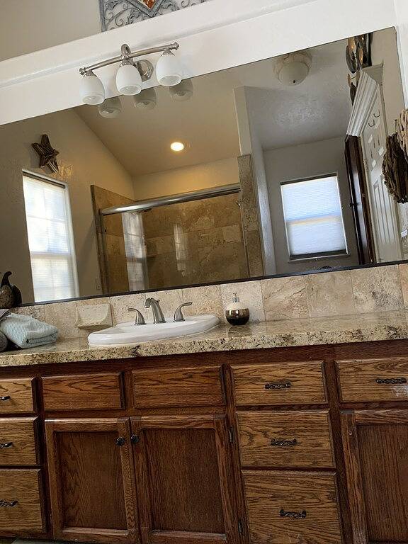 Beautiful and Relaxing Guest House!! in Shasta County