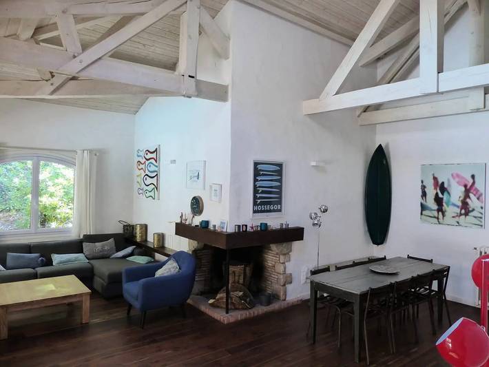 Villa des Acacias con piscina climatizada entre lago y océano. Wifi. in Lago de Hossegor, Hossegor