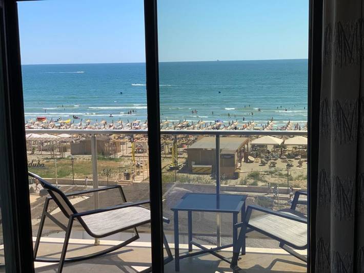 Appartement de vacances pour 4 personnes, avec Balcon et Jacuzzi ainsi que Terrasse et Vue sur le lac