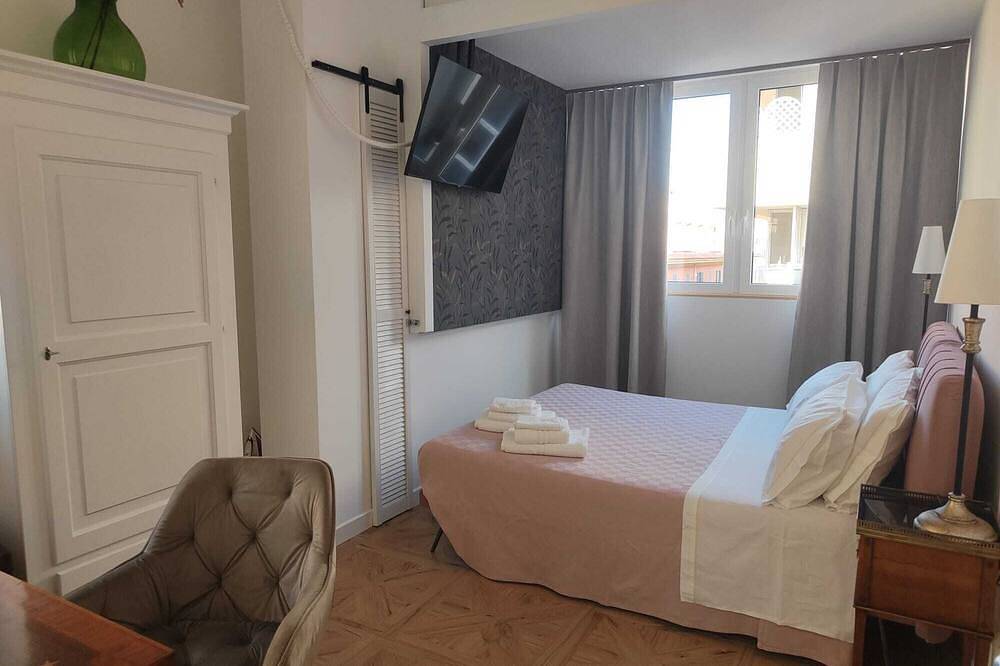 Entire apartment, Super comfortable apartment for couples or families, St. John. in Rome, Rome Province