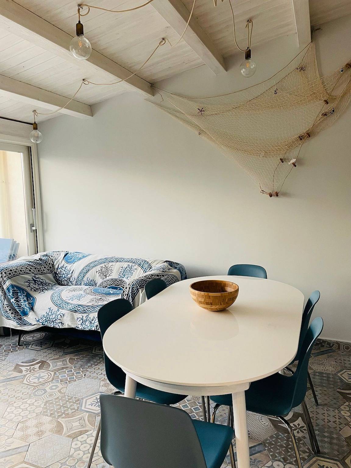 Apartamento entero, Apartamento 'Blue House con Terraza', vistas al mar, Wi-Fi y aire acondicionado in Capo Passero, Portopalo di Capo Passero