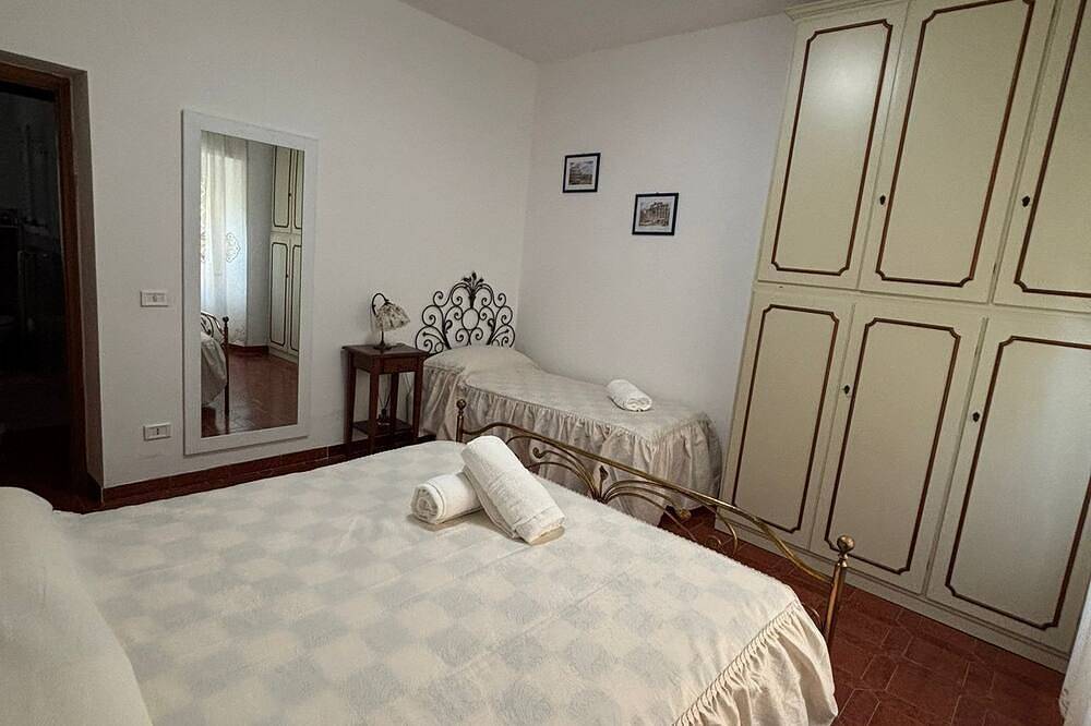 Entire apartment, Biddy's House| Rome, Castles & Airport in Ciampino, Parco Regionale dei Castelli Romani