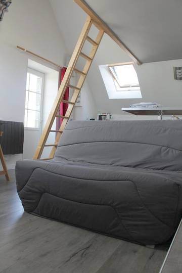 Gîte pour 4 personnes, avec jardin dans Lonrai
