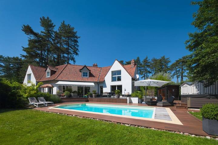 Maison d’hôte pour 2 personnes, avec Terrasse et Jacuzzi ainsi que Jardin et Piscine à Neufchâtel-Hardelot