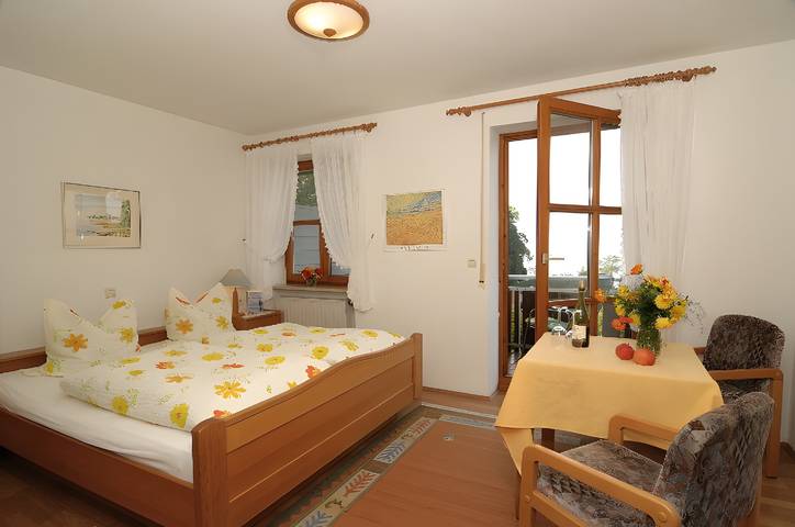 Ferienwohnung für 2 Personen, mit Garten und Seeblick sowie Balkon in Wasserburg (Bodensee) - 2