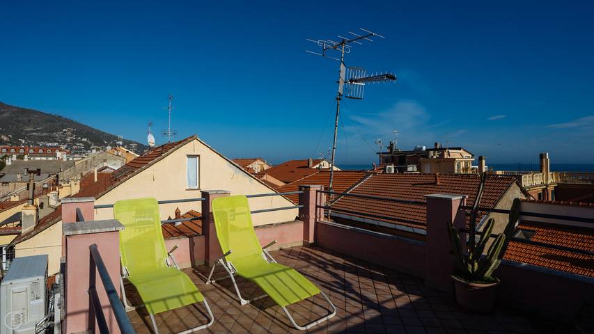 Gîte pour 9 personnes, avec terrasse à Alassio - 2