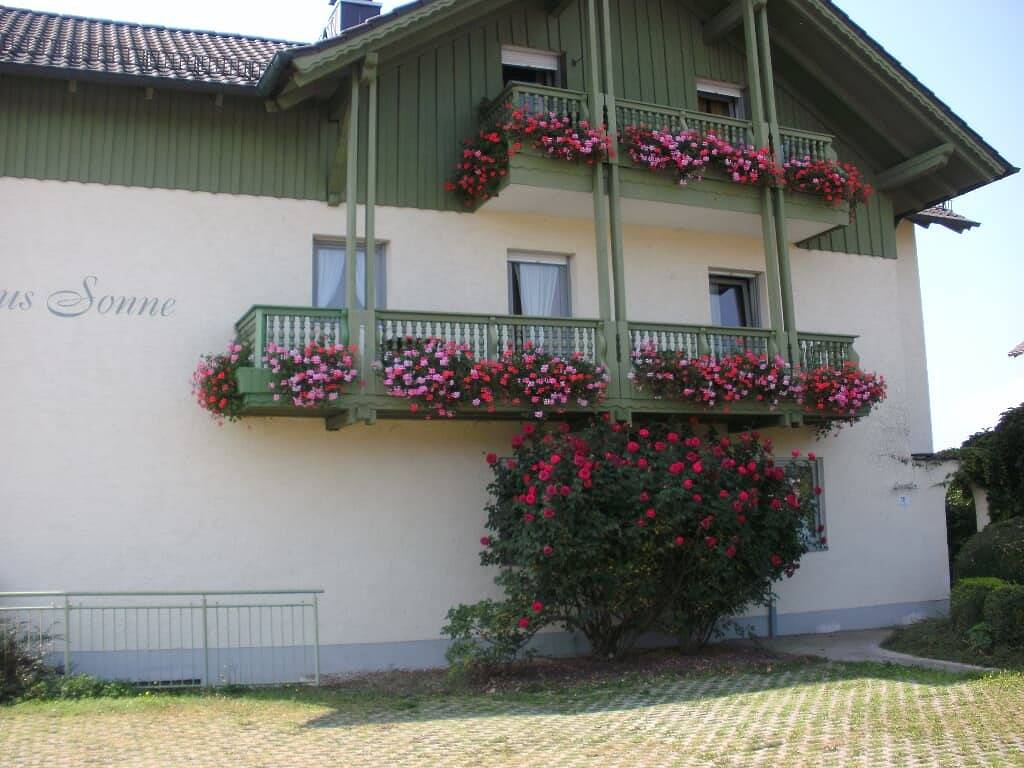 Haus Sonne - Apartment 2 - ruhig gelegen mit Blick zum Garten in Kirchham, Ostbayern