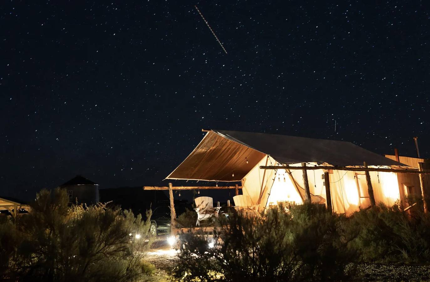 Glamp Tent b/w Zion & Bryce, Outdoor Shower & Wifi in Mohave County