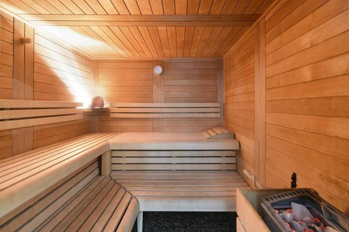 Hotel für 2 Personen, mit Ausblick und Garten sowie Sauna in Sendling München - 4