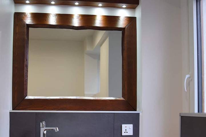 Apartamento entero, Newly renovated comfort in a rustic mountain farmhouse on the Tour du Mont Blanc in Trento (Suiza), Macizo del Mont Blanc