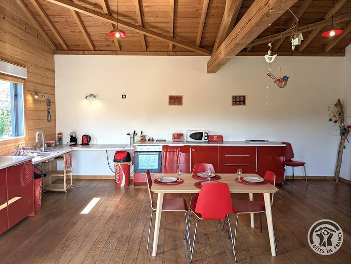 Gîte pour 4 personnes, avec jardin et terrasse à Chambost-Longessaigne - 4