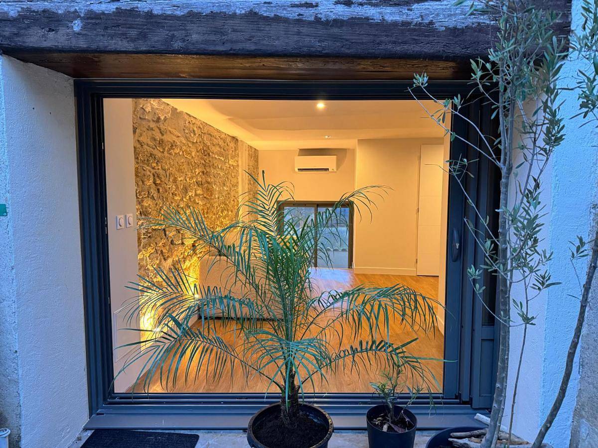 Appartement entier, Balaruc Le Vieux Superbe studio dans maison médiévale avec terrasse et vue lagune de Thau in Balaruc-le-Vieux, Côte méditerranéenne (France)