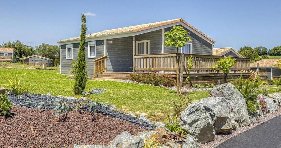 Parc de vacances pour 5 personnes, avec Balcon et Terrasse ainsi que Jardin et Piscine en Vendée
