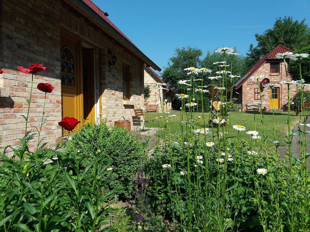 Ferienhof Landhäuser Mechelsdorf nahe Ostseebad Kühlungsborn - 4-Raum-Landhaus (3) mit Sauna und Kamin (86m²) in Mechelsdorf, Bastorf