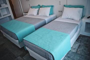 Villa for 6 People in Tinos, Cyclades, Photo 1