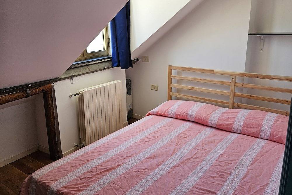 Entire apartment, The Attic of Vico Mandorla in Savona (City), Savona