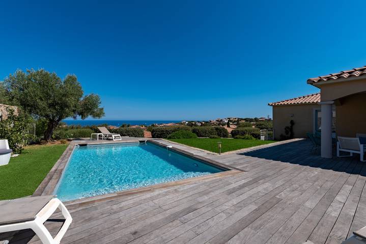 Villa per 10 persone, con Terrazza e Giardino nonché Piscina a Monticello