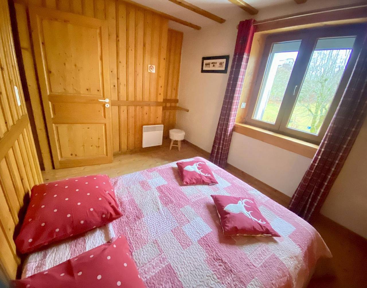 Gite mit Wi-Fi & Garten: 500m nach Les Rousses in Les Rousses, Regionaler Naturpark Hochjura