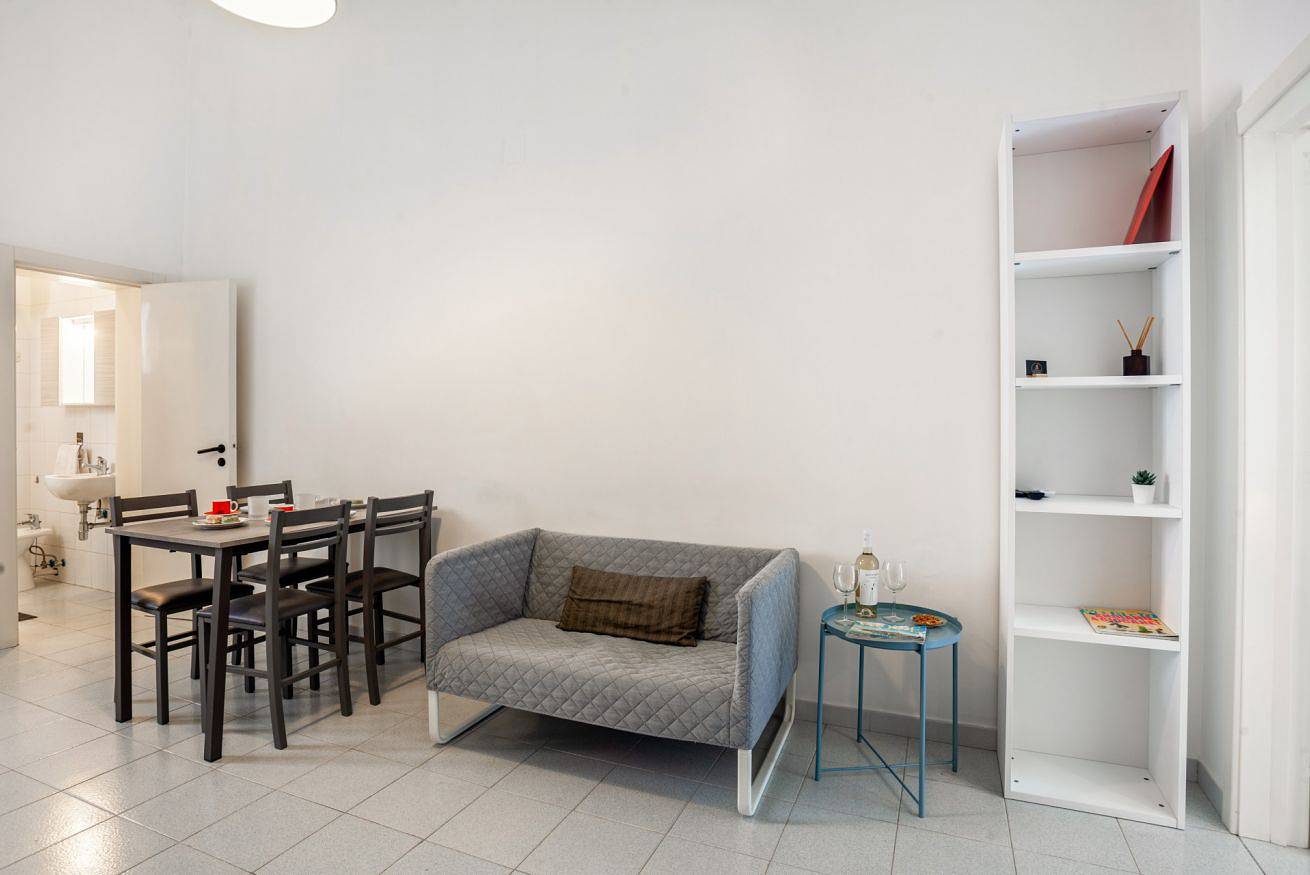 Appartamento intero, Stazione & Università Apartment with balcony in Bari, Provincia di Bari