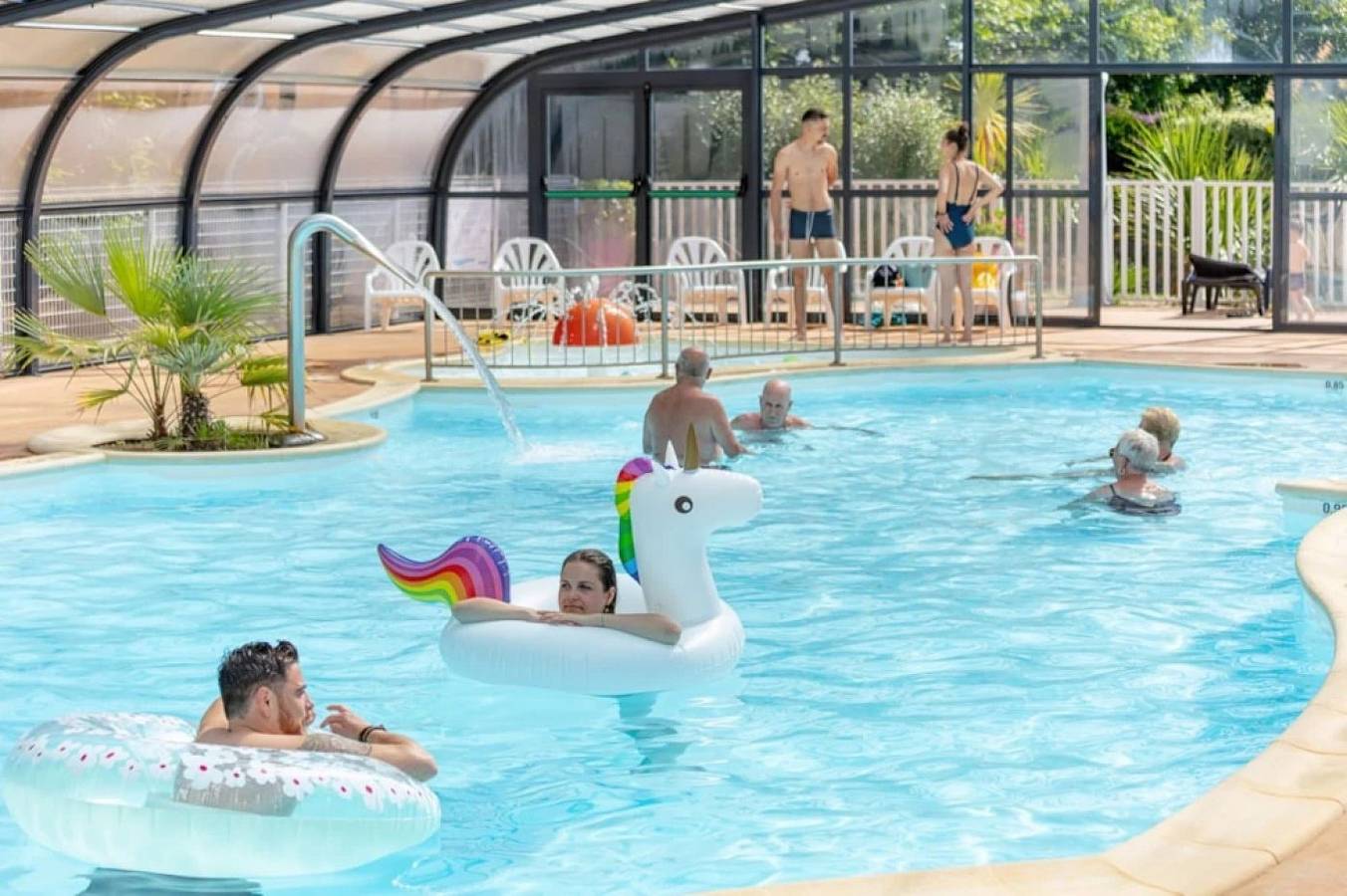 Zecamping 4 étoiles animé 500m plage piscine couverte locatif Tv Lv Bbq 28m2 in Fouesnant, Côte de Cornouaille