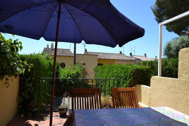 Casa rural con piscina para 4 personas, con piscina y terraza además de vistas y jardín, Se admiten mascotas en Provincia de Gerona - 3