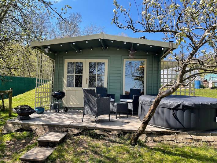 Holiday rental for 4 people, with Hot tub and Terrace as well as Garden in Mid-Wales
