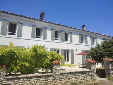 Chambre d’hôte pour 2 personnes, avec jardin ainsi que terrasse et vue à Asnières-la-Giraud