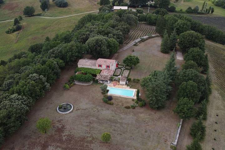 Gîte pour 3 personnes, avec Terrasse et Jardin